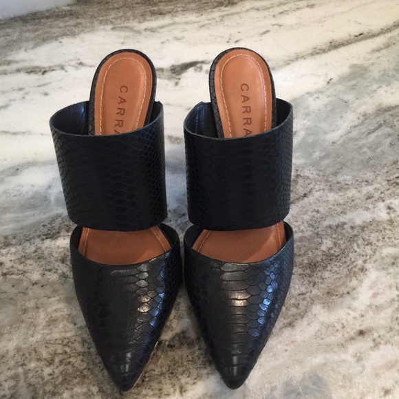 Carrano Shoes - Carrano Black snakeskin heels excellent condition